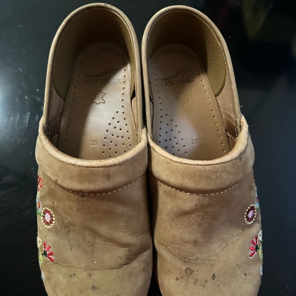 Embroidered Clogs - Picture 5 of 7